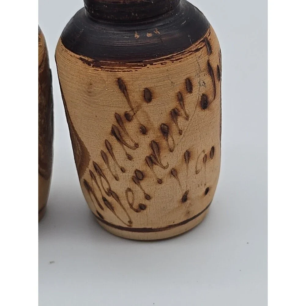 Wooden Souvenir Salt & Pepper Vintage Shakers Jug Shakers Mt Vernon Va